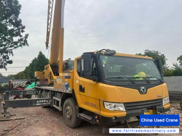 Buy XCMG QY25KC Used Crane / 1